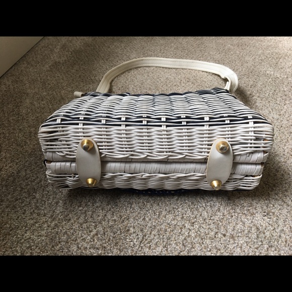 Vintage 60s White and Navy Wicker Shoulder Bag - Picture 7 of 8
